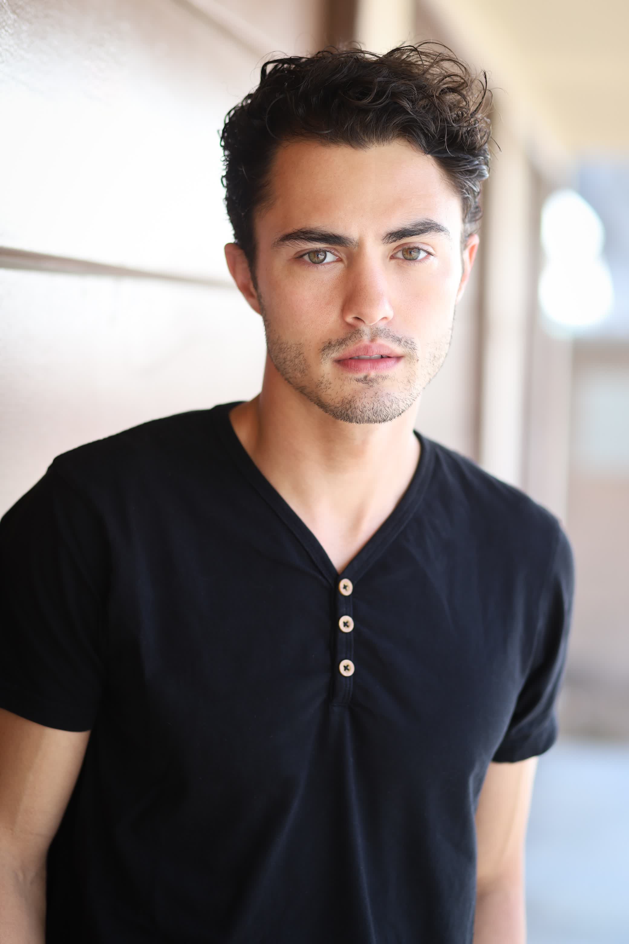 Darren Barnet